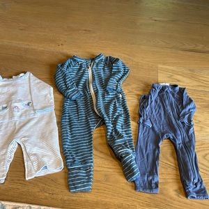 Kyte and Kissy Kissy playsuits and Noah and Cally simplesuit. Range from 0-3 6-9